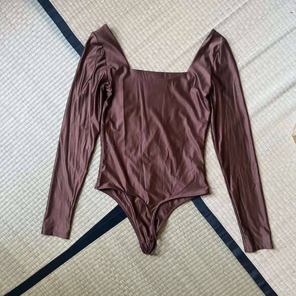 Babaton long sleeve contour bodysuit in pinecone brown - Picture 3 of 4